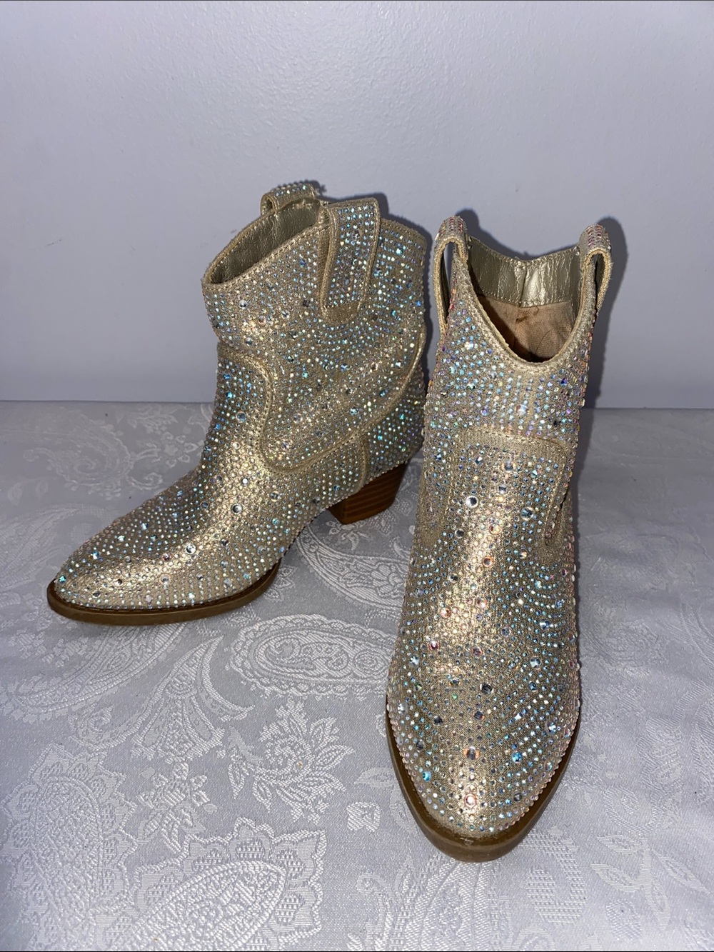 Pre owned girls Forever Link River Gold Rhinestone Bling Cowboy Boots, sz. 10